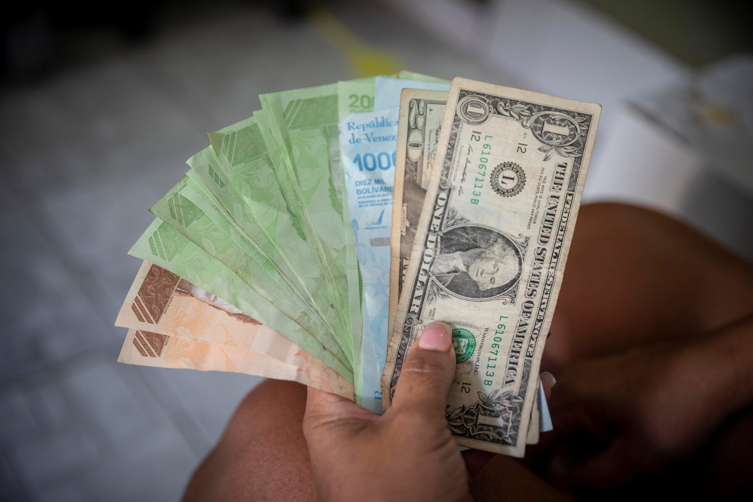 El precio del dólar en Venezuela supera el millón de bolívares MarketData