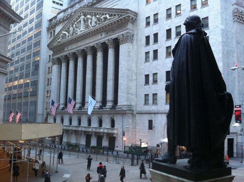 Wall Street: Acciones de tecnología cerraron la semana al alza mientras que rendimientos de bonos públicos cayeron