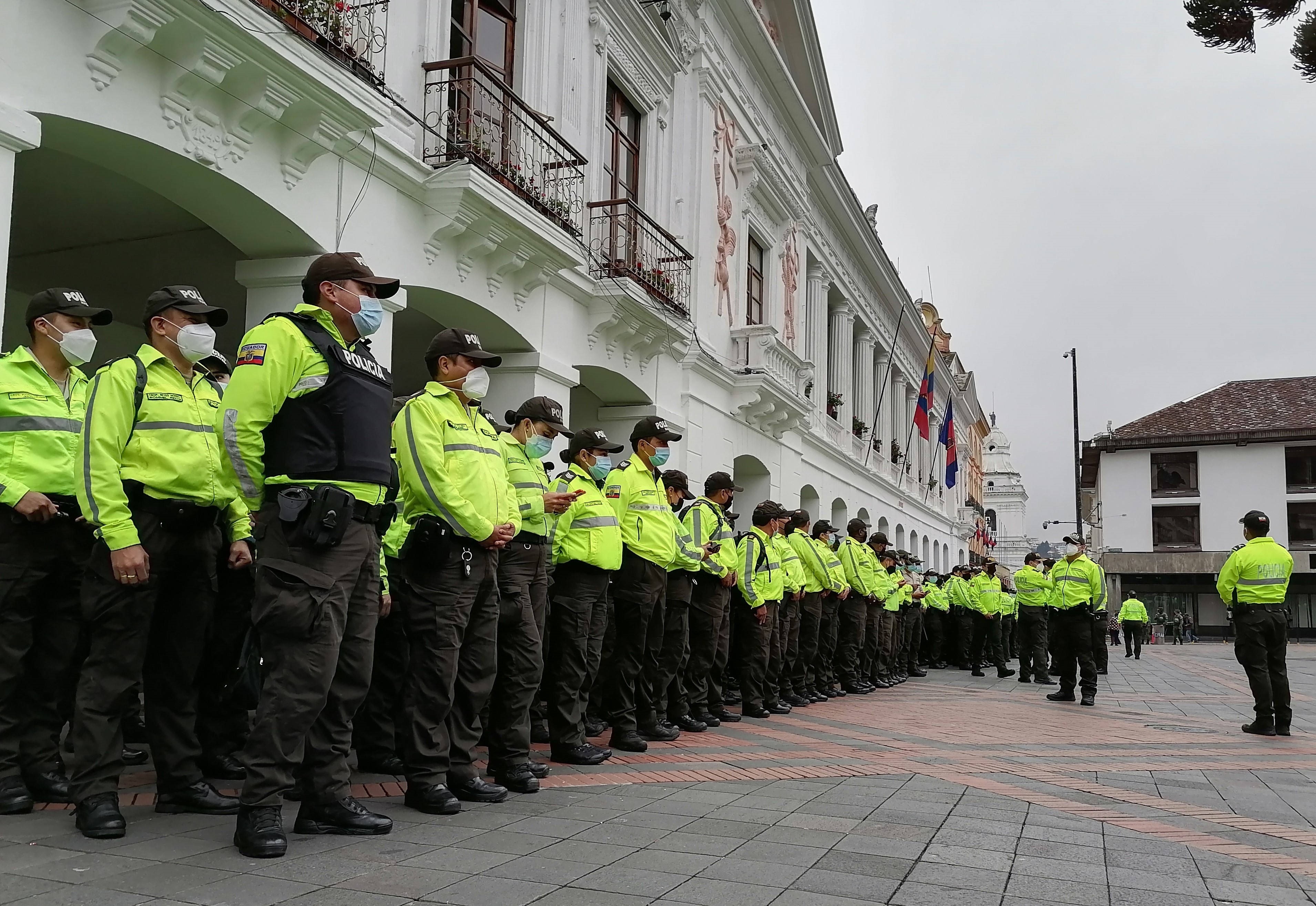 Refuerzan la seguridad en Ecuador por el megapuente de cinco días