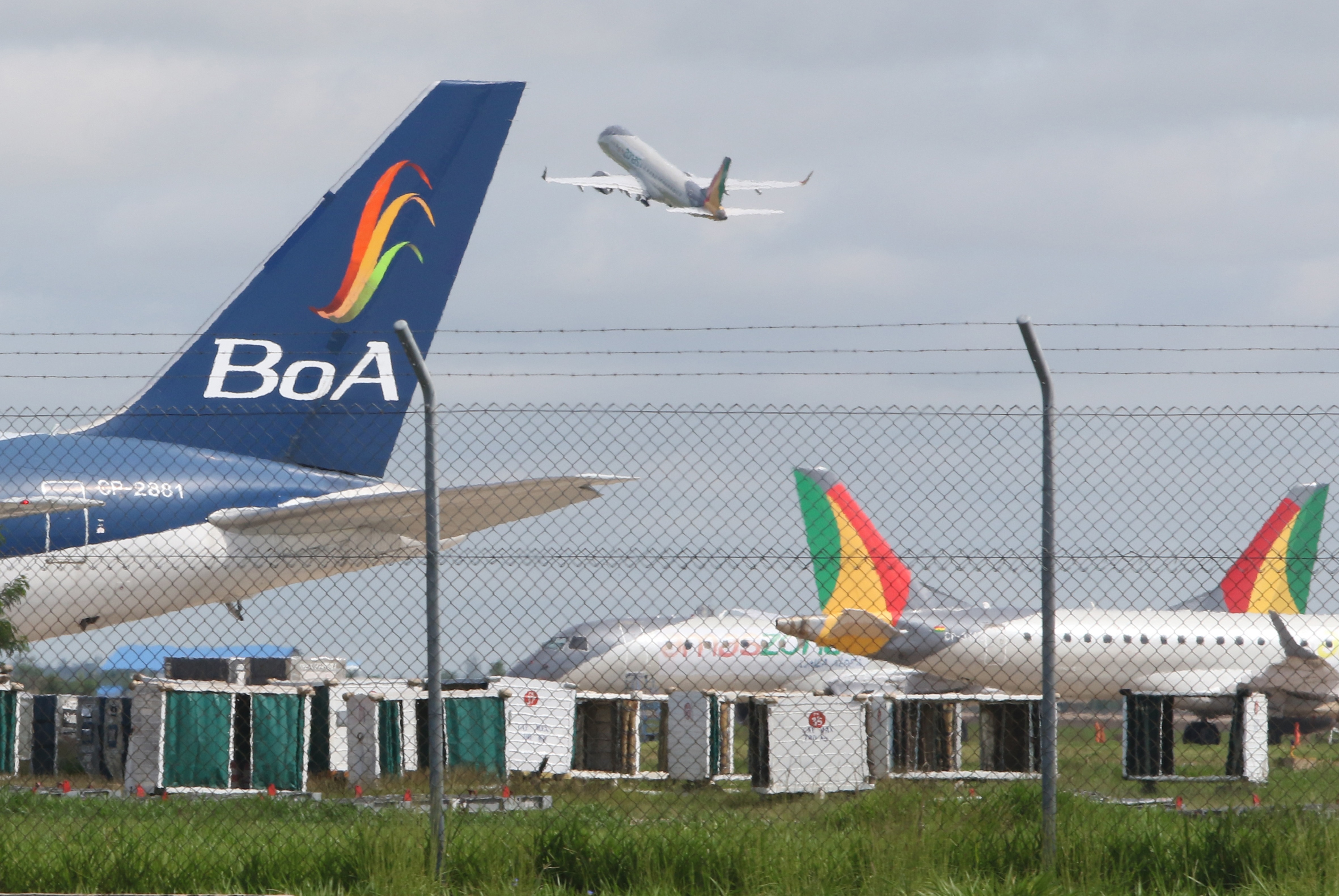 Bolivia crea una nueva empresa de aeropuertos para frenar el