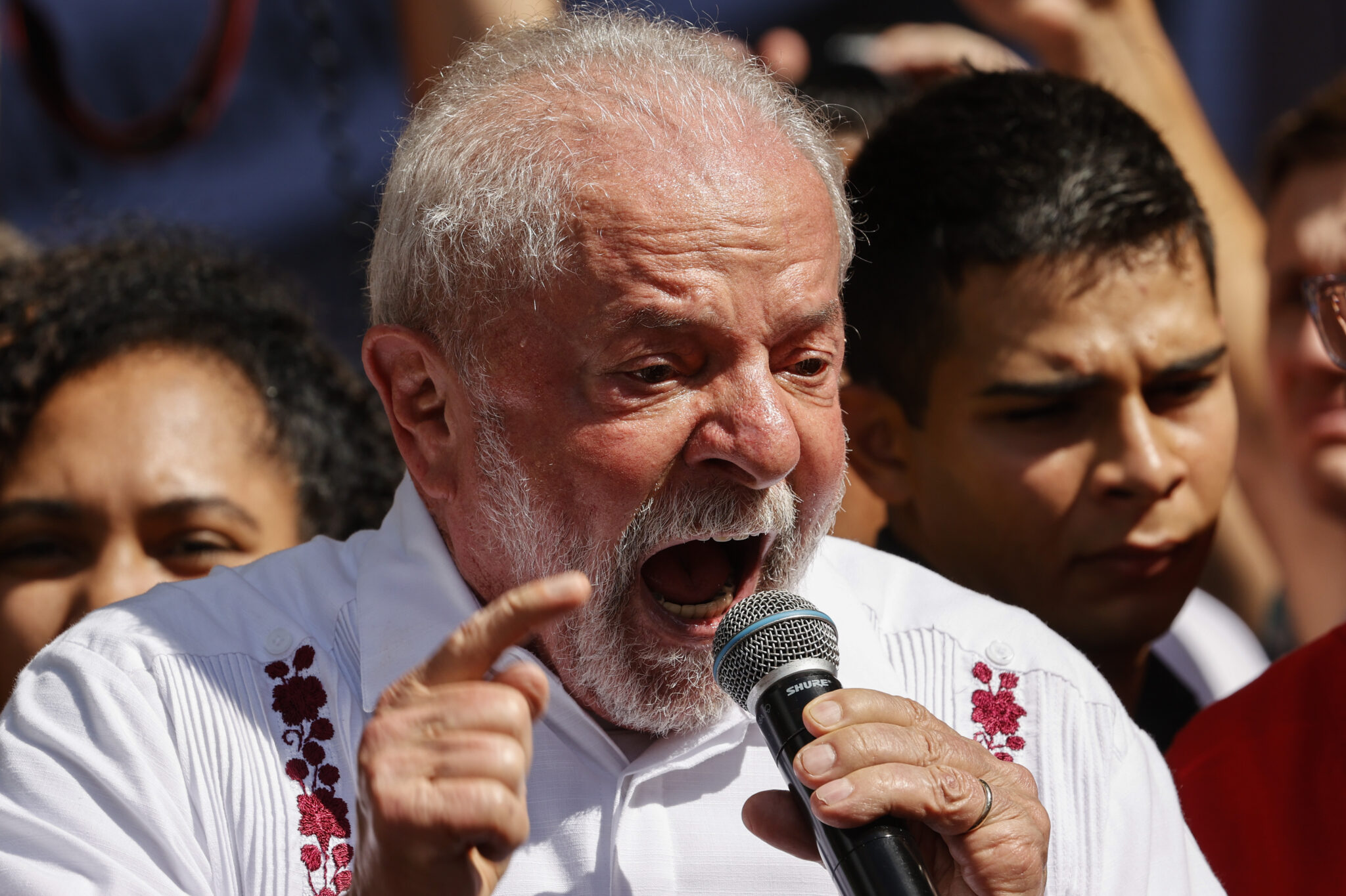 Lula elogia mulheres e promete empregos de qualidade no primeiro de maio