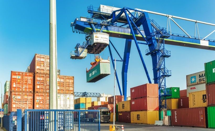 A partir de agosto, el presidente de EEUU, Donald Trump, impondrá aranceles del 50% a las importaciones de productos brasileños, una medida que ha generado una fuerte indignación en Brasil.